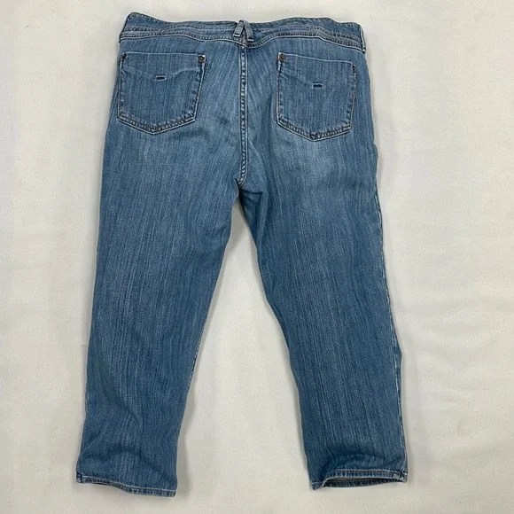 Eddie Bauer // Women's Size 10 Modern Capri Dark Wash Cotton Blend Stretch Jeans - Picture 2 of 11
